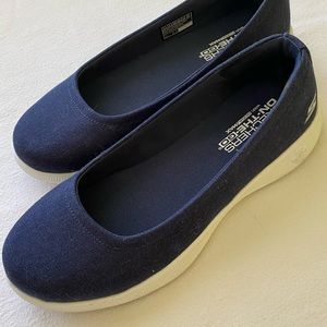 Sketchers on the go shoes